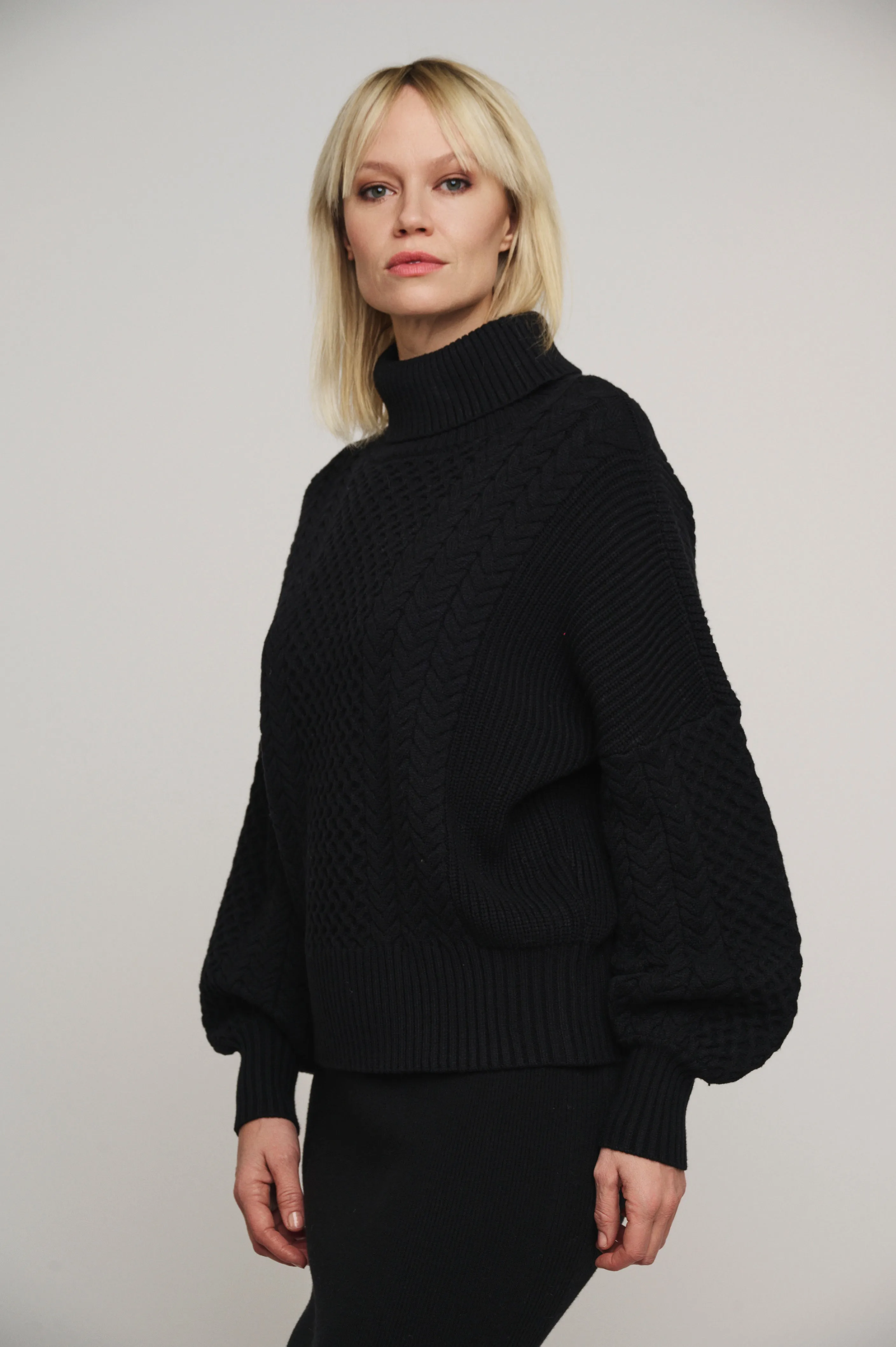 Kaira Relaxed Cable Sweater - Black