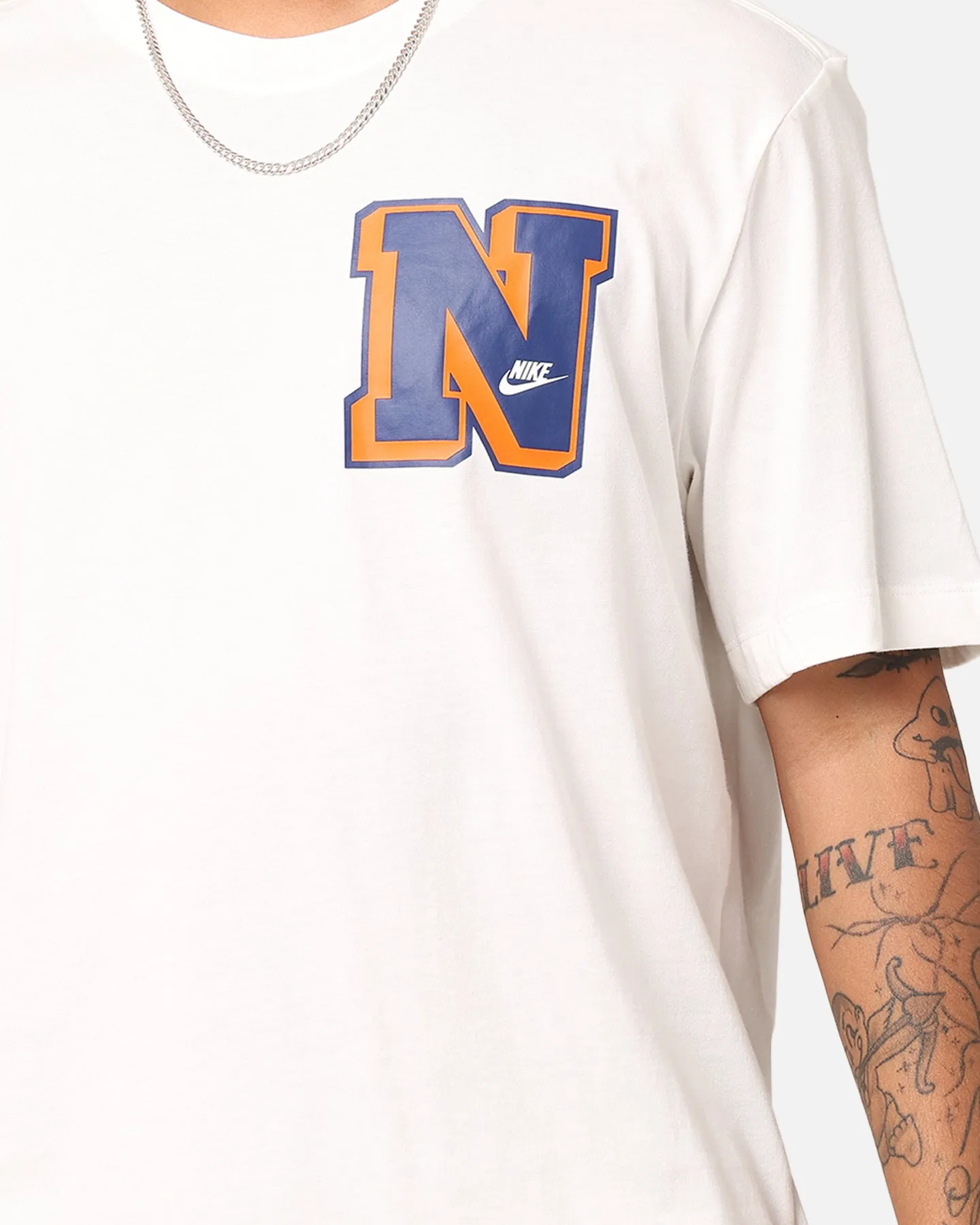 Nike Sportswear Club Essential T-Shirt Sail