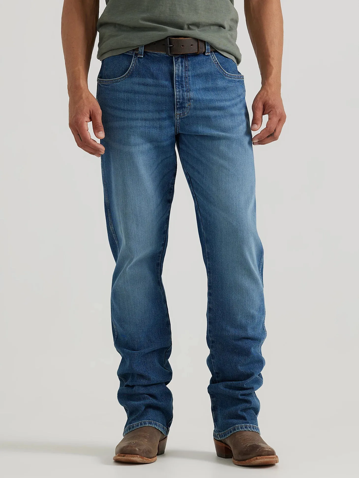 Wrangler Retro Men's Relaxed Bootcut Jean in Andalusian